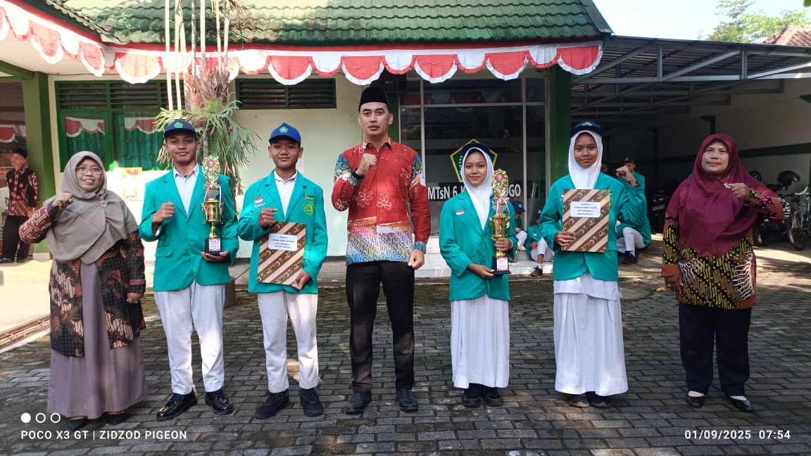 Tonti MTsN 6 Kulon Progo Juara Lomba Baris Berbaris Kapanewon Galur 2025